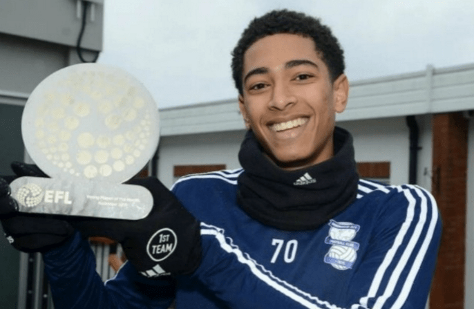 今日LPL赛事预热海报：剑风卷峡谷，佳节邀共度